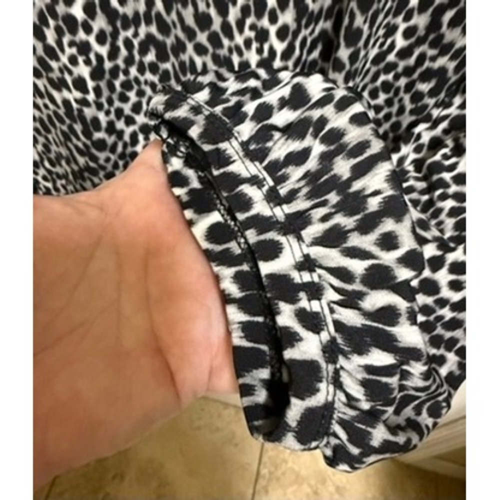 Torrid Studio Knit Leopard Print V-Neck Puff Sleeve Top Womens Size 5 5X 28 - Picture 7 of 12